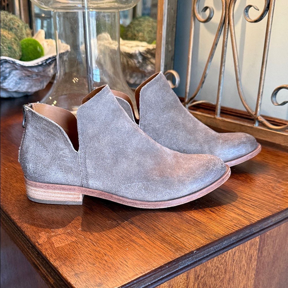 Kork-Ease Renny Ankle Bootie suede women’s size 7